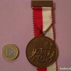 Medallas condecorativas: MEDALLA BOMBEROS SUIZA. 9. FEUERWEHRMARSCH VISP 1983. P. KRAMER NEUCHATEL.