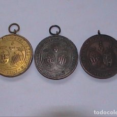 Medallas condecorativas: LOTE 3 MEDALLAS HONORIS CAUSA. ORO,PLATA.BRONCE.COLEGIO JESUITA SAGRADO CORAZÓN DE BARCELONA.