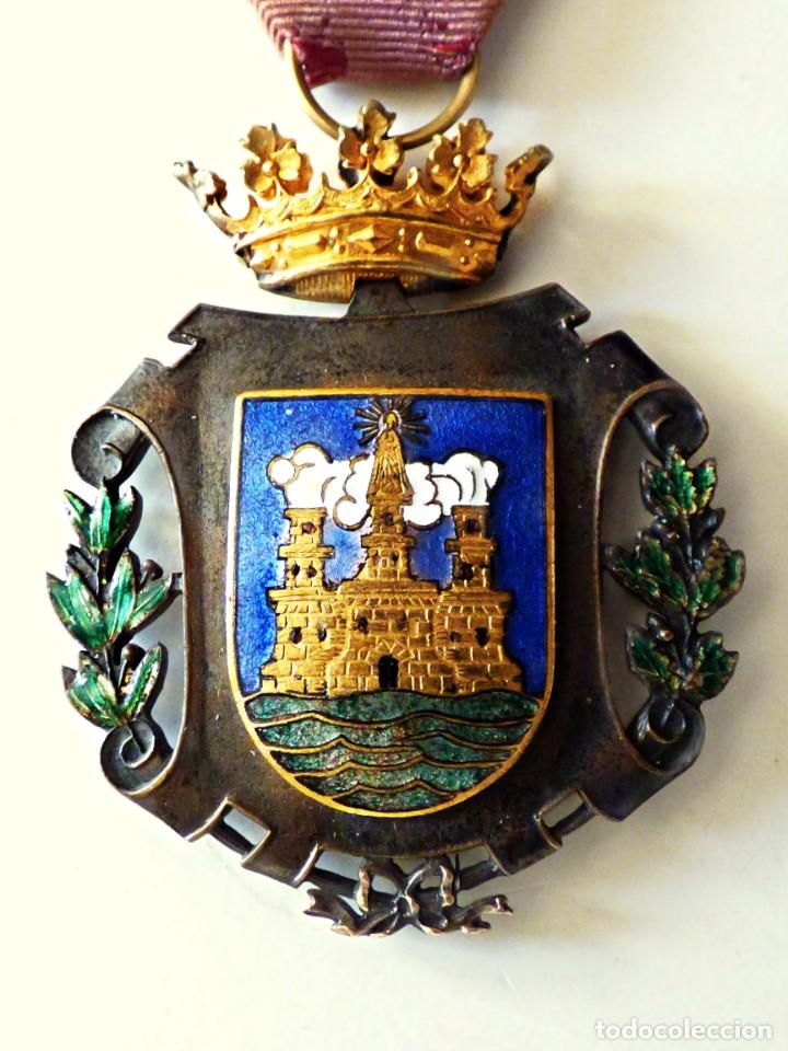 M&eacute;dailles d&eacute;corations: ANTIGUA MEDALLA DEL PUERTO DE SANTA MAR&Iacute;A CON CORONA DUCAL