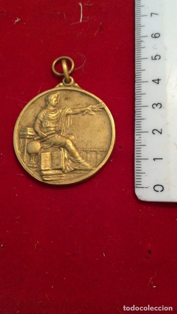 Medallas condecorativas: ANTIGUA MEDALLA (&iquest;?) - Foto 1