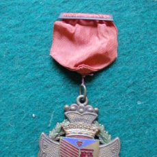 Medallas condecorativas: MEDALLA PREMIO DISTINCIÓN LAUREADA ESMALTADA COLEGIO PORTACELI SEVILLA. Lote 209912430