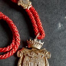 Medallas condecorativas: MEDALLA DE JUEZ,ÉPOCA DICTADURA FRANQUISTA,PLATA DORADA O VERMEIL