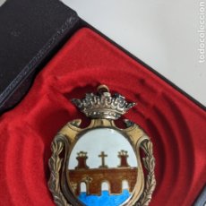 Medallas condecorativas: MEDALLA AYUNTAMIENTO DE PONTEVEDRA GALICIA PLATA Y ESMALTE