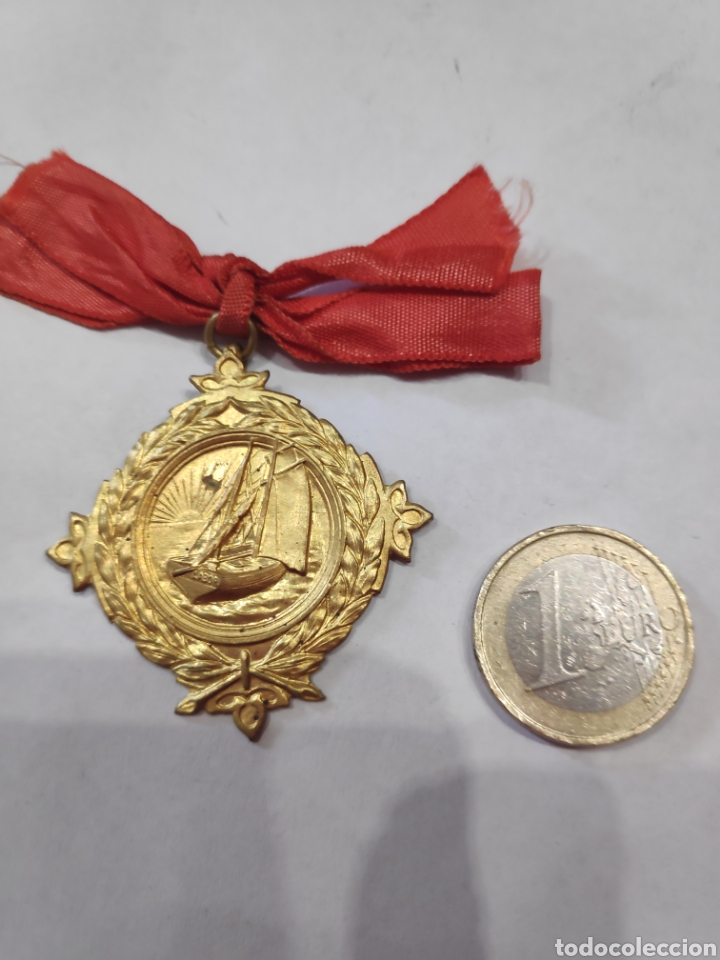 Medallas condecorativas: Medalla &rdquo;A la aplicaci&oacute;n&rdquo; - Foto 2