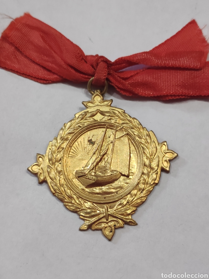 Medallas condecorativas: Medalla &rdquo;A la aplicaci&oacute;n&rdquo; - Foto 1