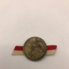 Medallas condecorativas: ANTIGUA MEDALLA CONMEMORATIVA DE 1954 DE SUIZA HUGUENIN LOCLE. Lote 354818798