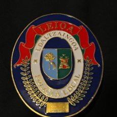 Medallas condecorativas: PLACA POLICIA LOCAL LEIOA UDALTZAINGOA VIZCAYA PAÍS VASCO. Lote 388193389