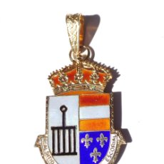 Medallas condecorativas: MEDALLÓN AYUNTAMIENTO REAL SITIO DE SAN LORENZO DEL ESCORIAL. MADRID.PLATA DE LEY. 925.