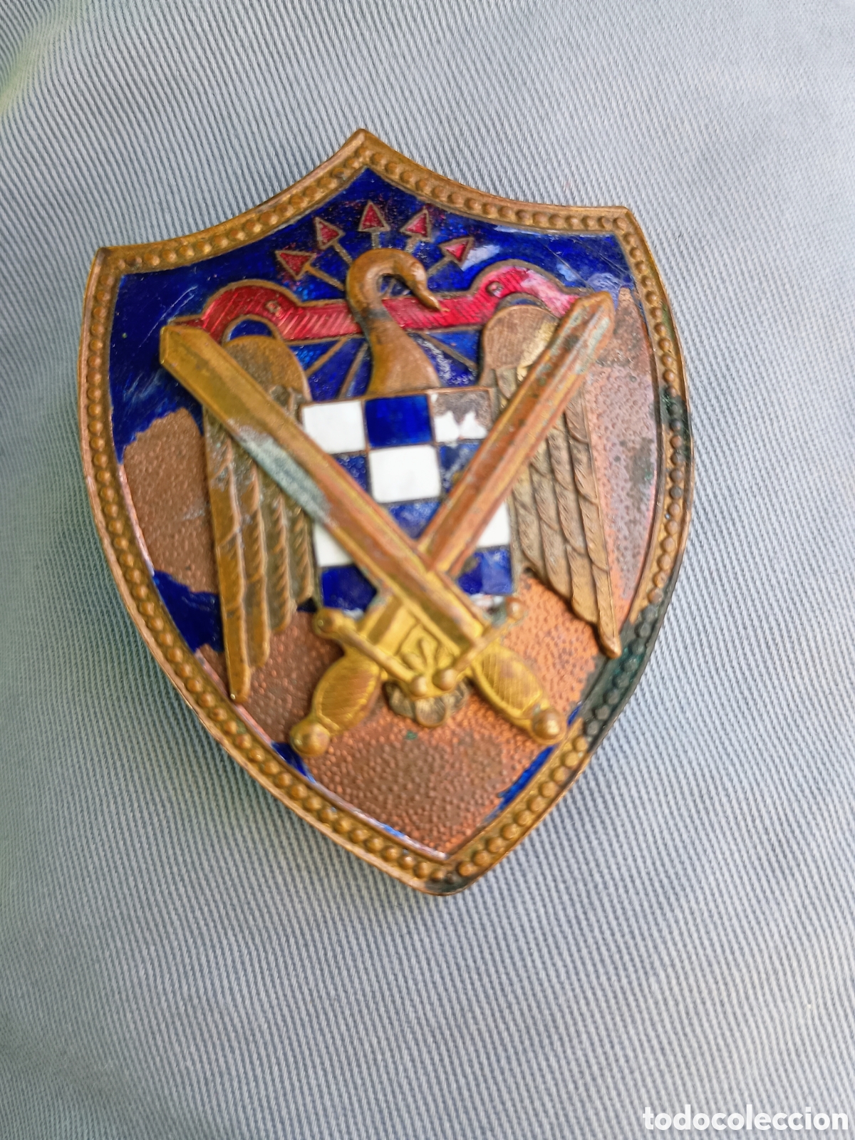 Medallas condecorativas: Insignia militar a restaurar - Foto 3