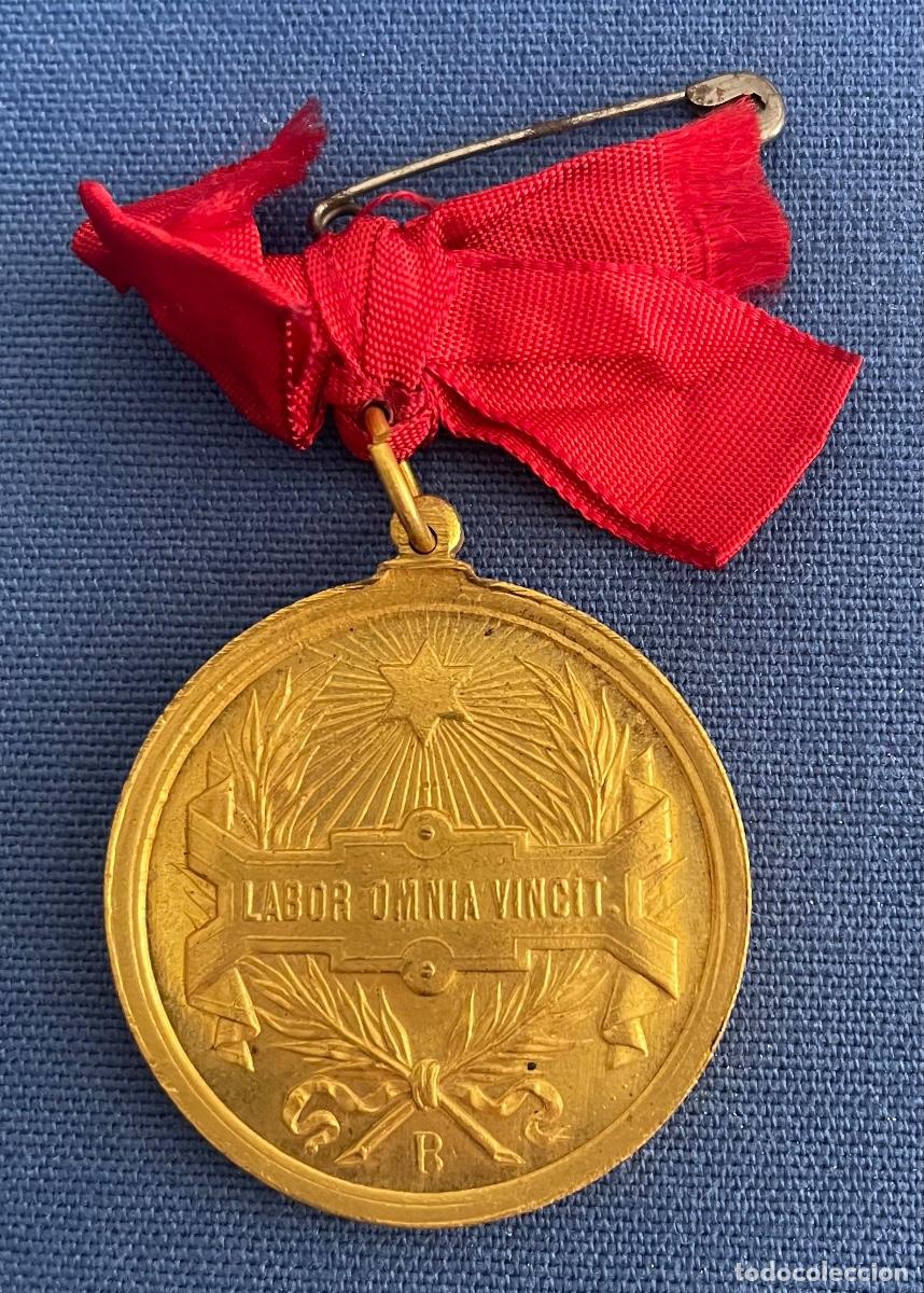 Medallas condecorativas: Medalla de bronce dorado, &ldquo;Al m&eacute;rito&rdquo; - Foto 2