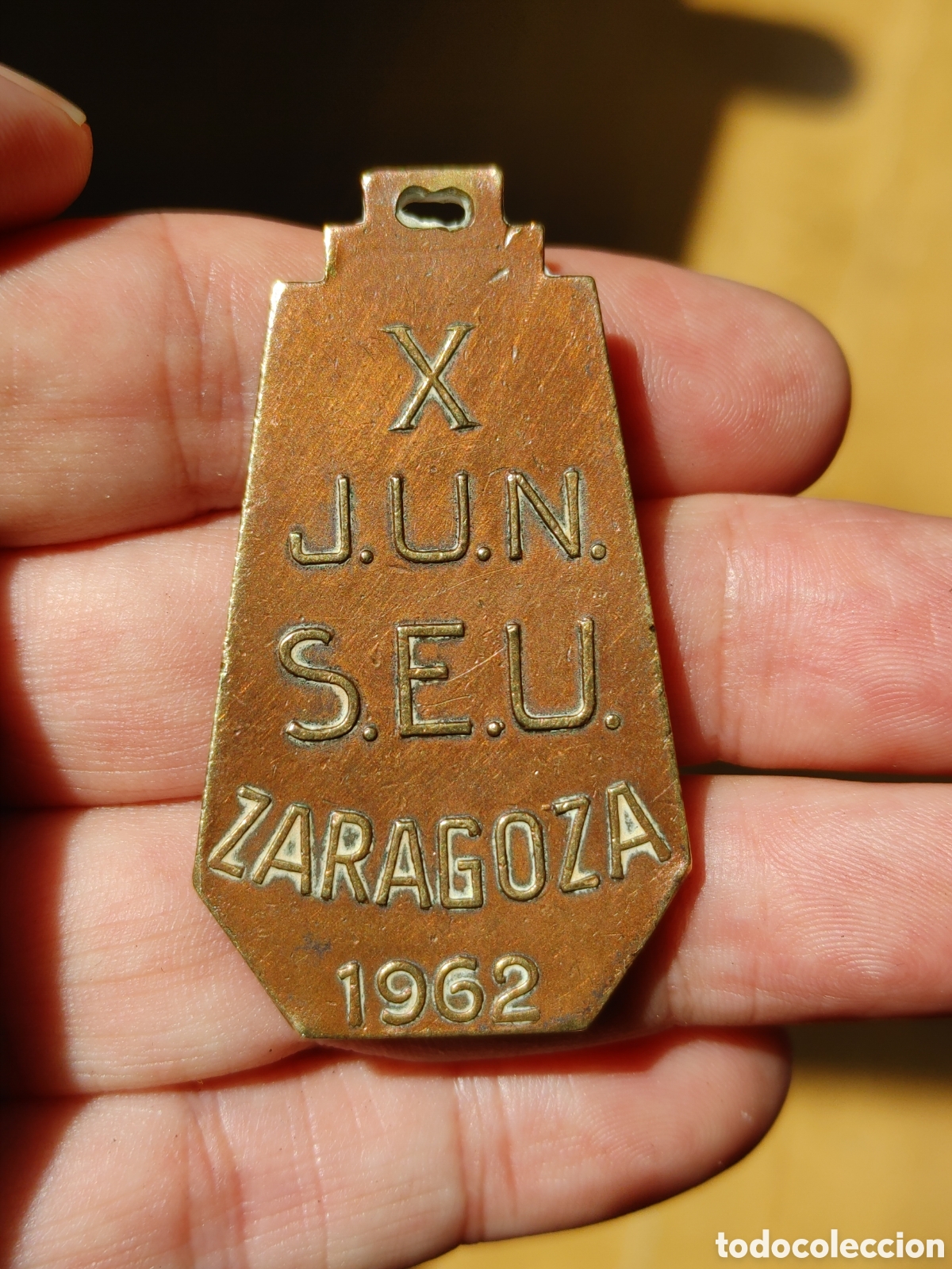 Medallas condecorativas: Distintivo. S. E. U. Zaragoza - Foto 2