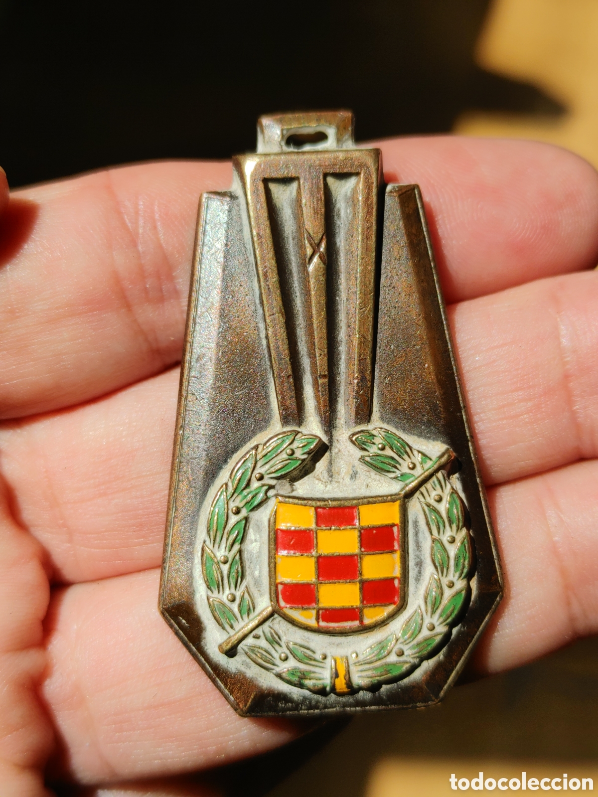 Medallas condecorativas: Distintivo. S. E. U. Zaragoza - Foto 3
