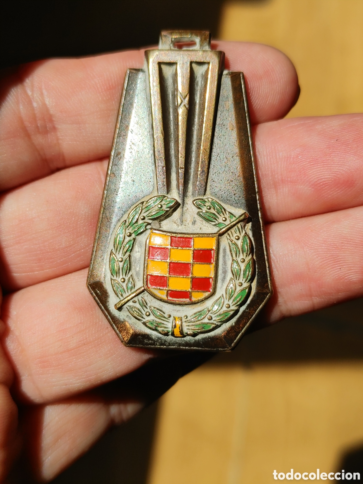 Medallas condecorativas: Distintivo. S. E. U. Zaragoza - Foto 1