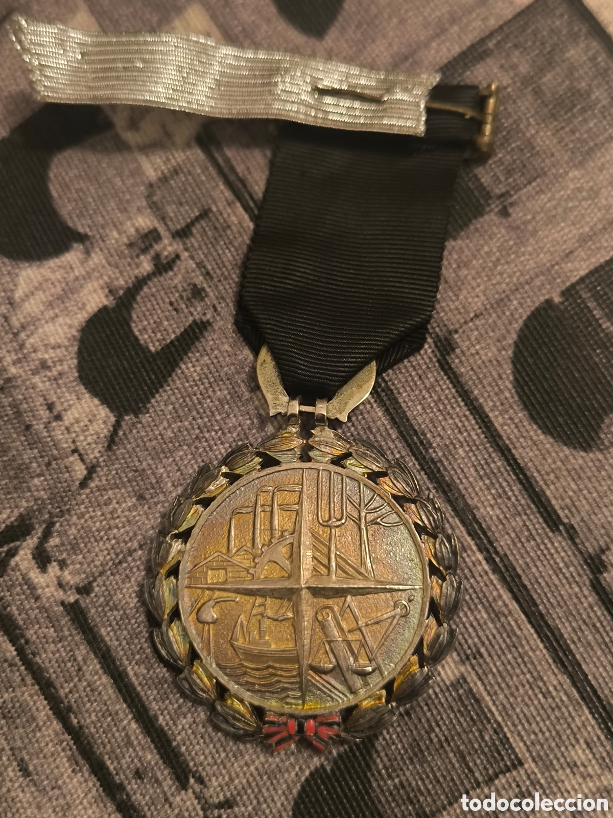 Medallas condecorativas: MEDALLA AL M&Eacute;RITO SINDICAL - Foto 2