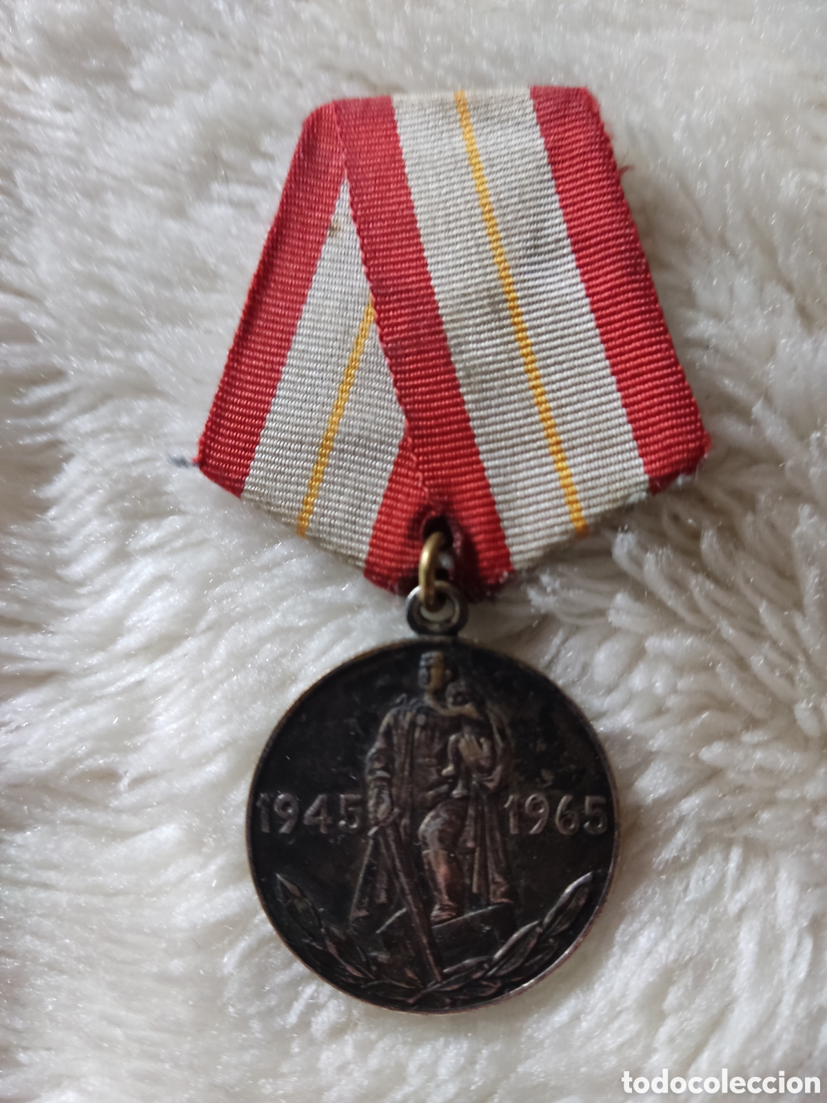Medallas condecorativas: Medalla sovi&eacute;tica 1945-1965 - Foto 1
