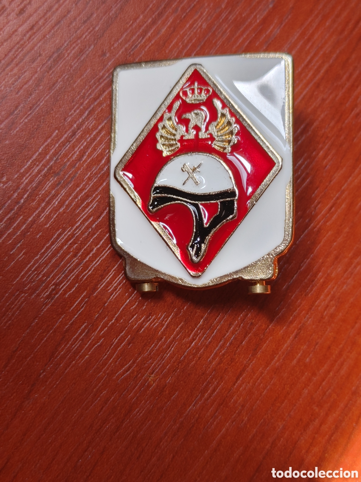 Medallas condecorativas: Distintivo de permanecia. Guardia Civil de Trafico.