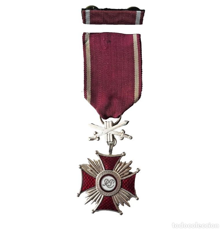 Medallas condecorativas: 3&ordf; REP&Uacute;BLICA DE POLONIA. ORDEN AL M&Eacute;RITO MILITAR, Cruz de Plata al M&eacute;rito con Espadas, 1990. PRL 002