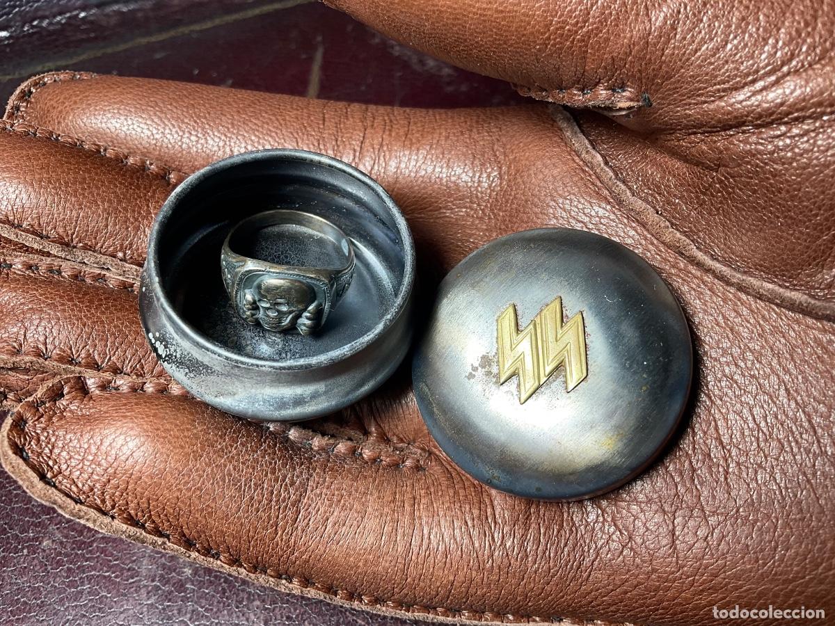 Medallas condecorativas: Original anillo alem&aacute;n de plata en su cajita . Tercer Reich Alem&aacute;n . WAFFEN SS .