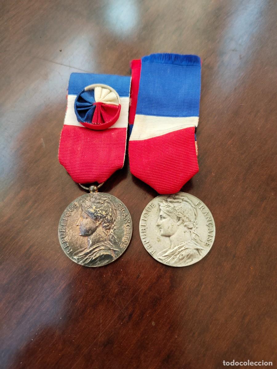 Medallas condecorativas: Francia. Pareja de Medallas al Trabajo. Nominales. Ver.