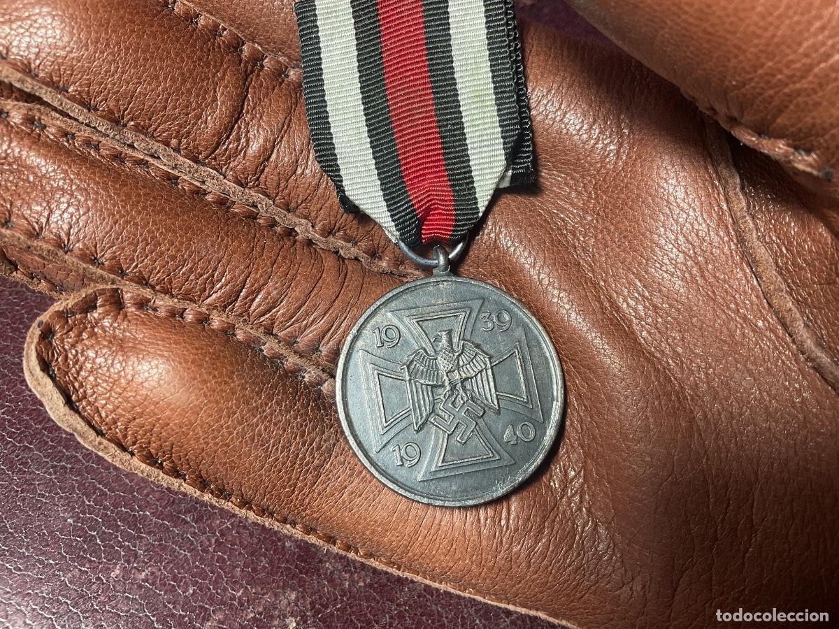 Medaillen Auszeichnungen: Original medalla alemana completa con su cinta .