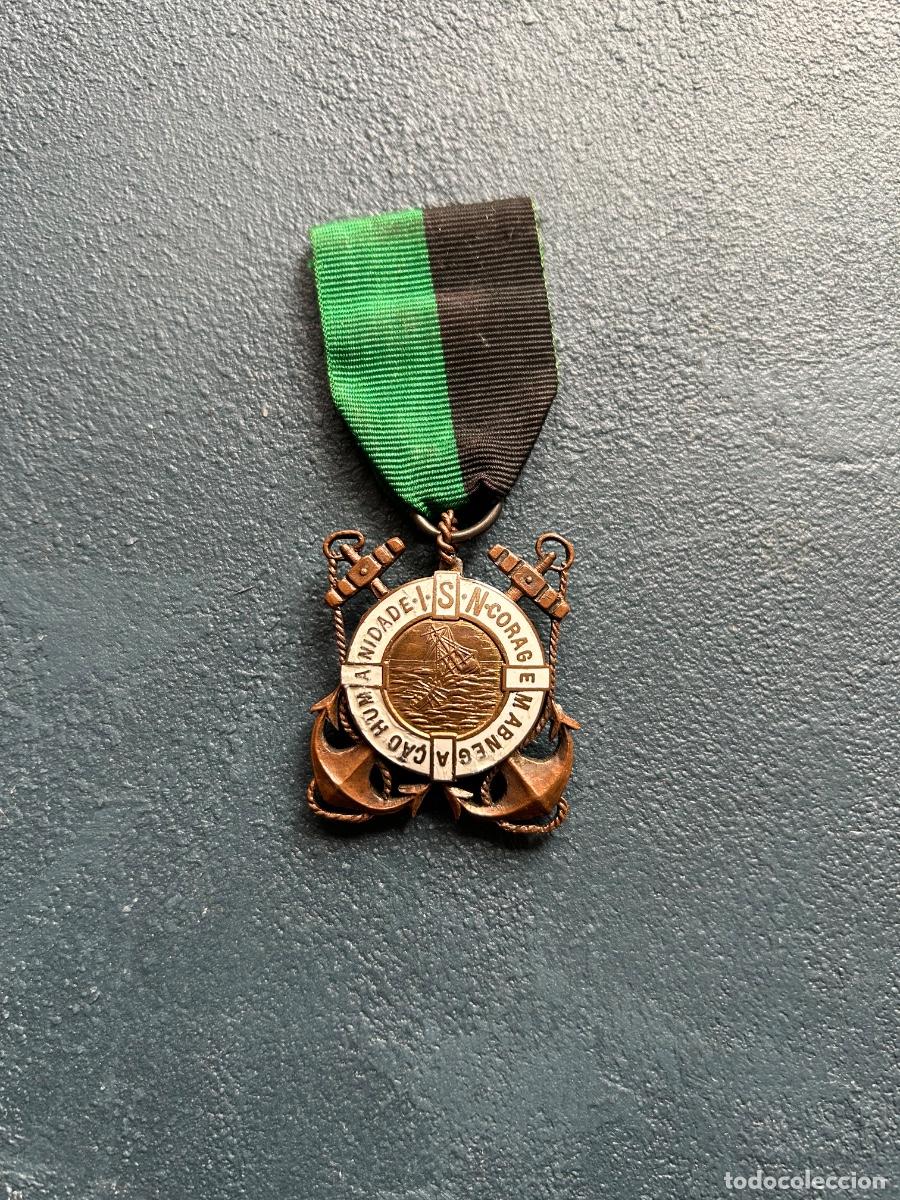 Medallas condecorativas: Medalla Salvamento Portugal antigua