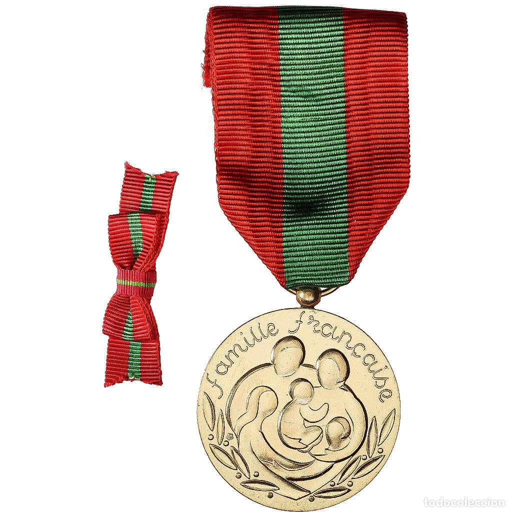 Medallas condecorativas: [#1529149] Francia, Famille Fran&ccedil;aise, medalla, Sin circulaci&oacute;n, Bronce dorado, 33