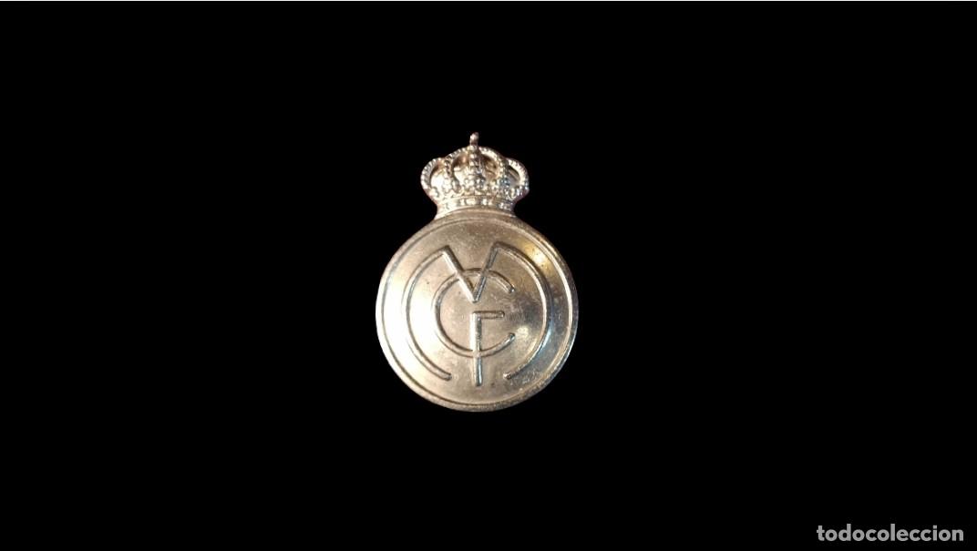 Medalhas condecorativas: MEDALLA INSIGNIA REAL MADRID FC - ESCUDO MCF CON CORONA REAL - A&Ntilde;O 1920 GRABADO