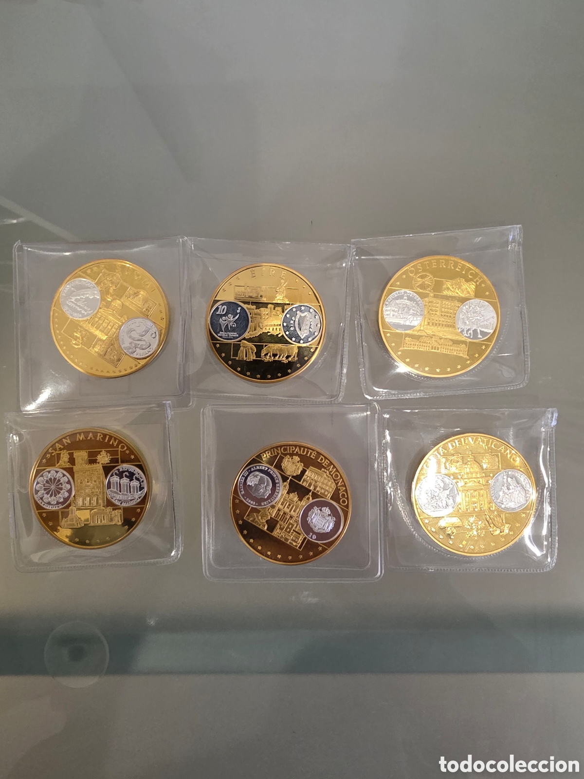 Medallas condecorativas: Moneda Conmemorativo