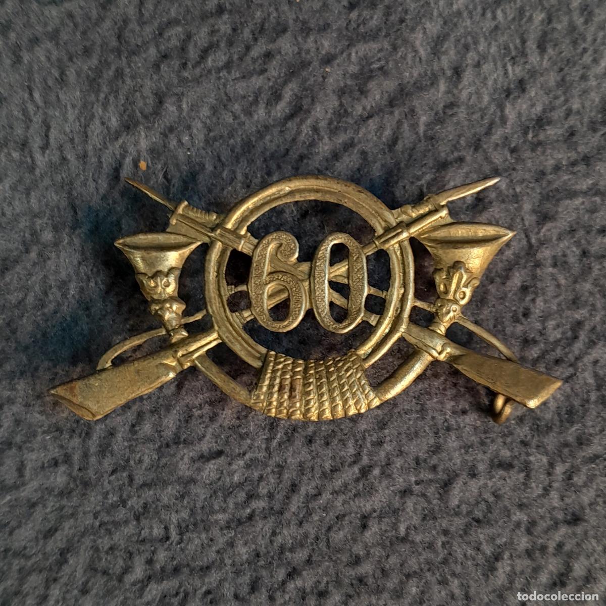 Medallas condecorativas: M-2262. INSIGNIA EN METAL. REGIMIENTO 60. &Eacute;POCA ALFONSO XIII.