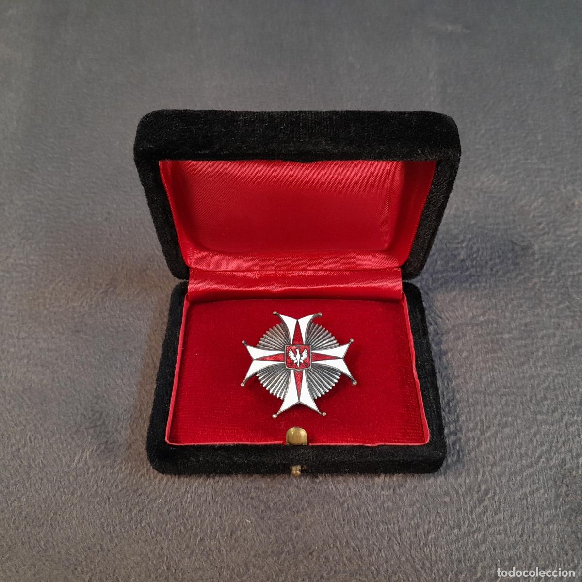 Medalhas condecorativas: M-2270. INSIGNIA DEL 22&ordm; REGIMIENTO DE ULANOS DE LOS C&Aacute;RPATOS POLACO. 1920-1939 CA