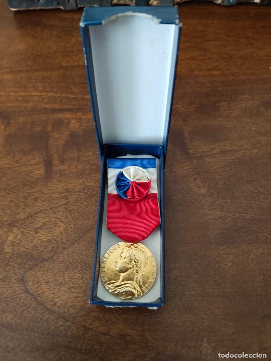 Medallas condecorativas: Francia. Medalla Ministerio de Trabajo.