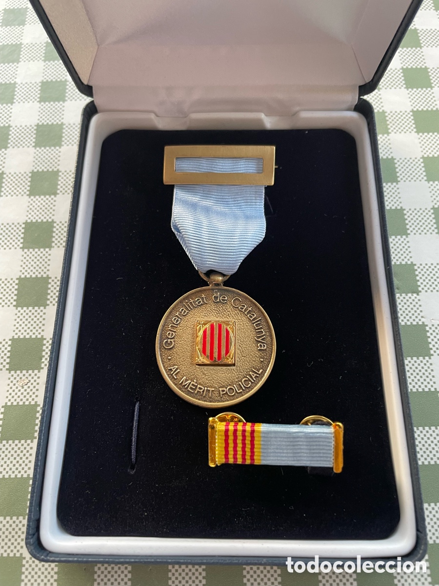 Medallas condecorativas: Medalla de Oro al M&eacute;rito Policial Generalitat de Catalunya - Mossos d'Esquadra