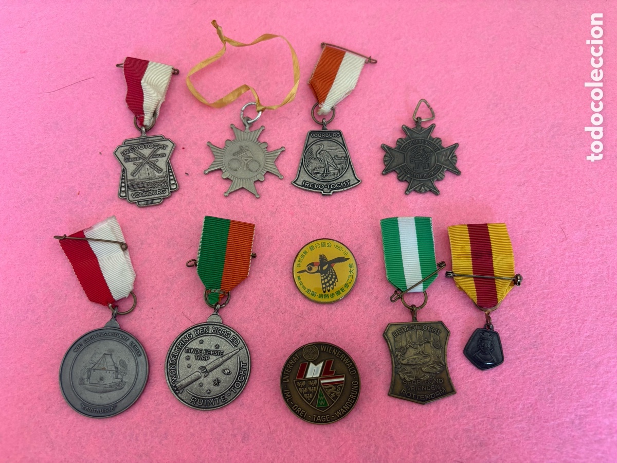 Medallas condecorativas: Lote de medallas y condecoraciones a catalogar (A20)