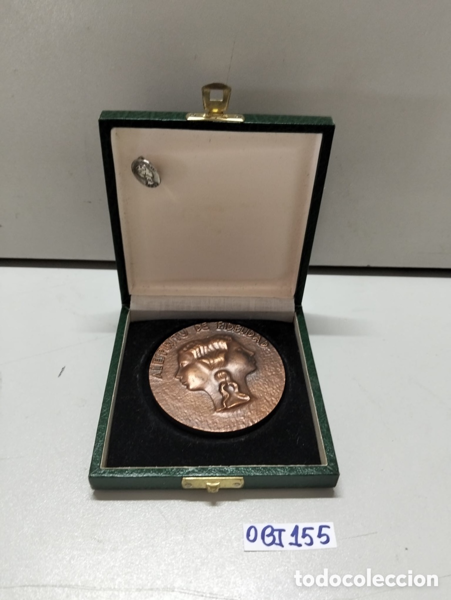 Medallas condecorativas: ANTIGUA MEDALLA DE BRONCE- AL ESPIRITU DE FIDELIDAD COMPA&Ntilde;IA TELEFONICA NACIONAL DE ESPA&Ntilde;A