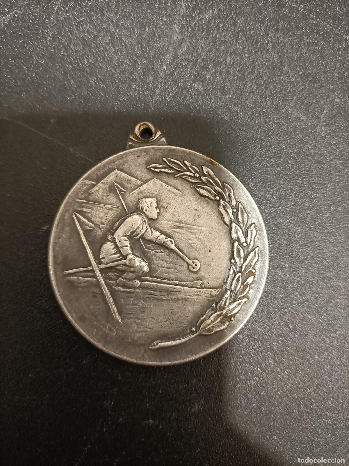 Medallas condecorativas: ANTIGUA MEDALLA ESTACION DE ESQUI PIRINEO ARAGONES CANDANCHU 1560 mts.