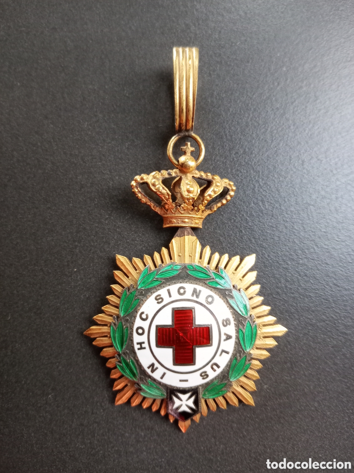 Medallas condecorativas: Medalla de la cruz roja