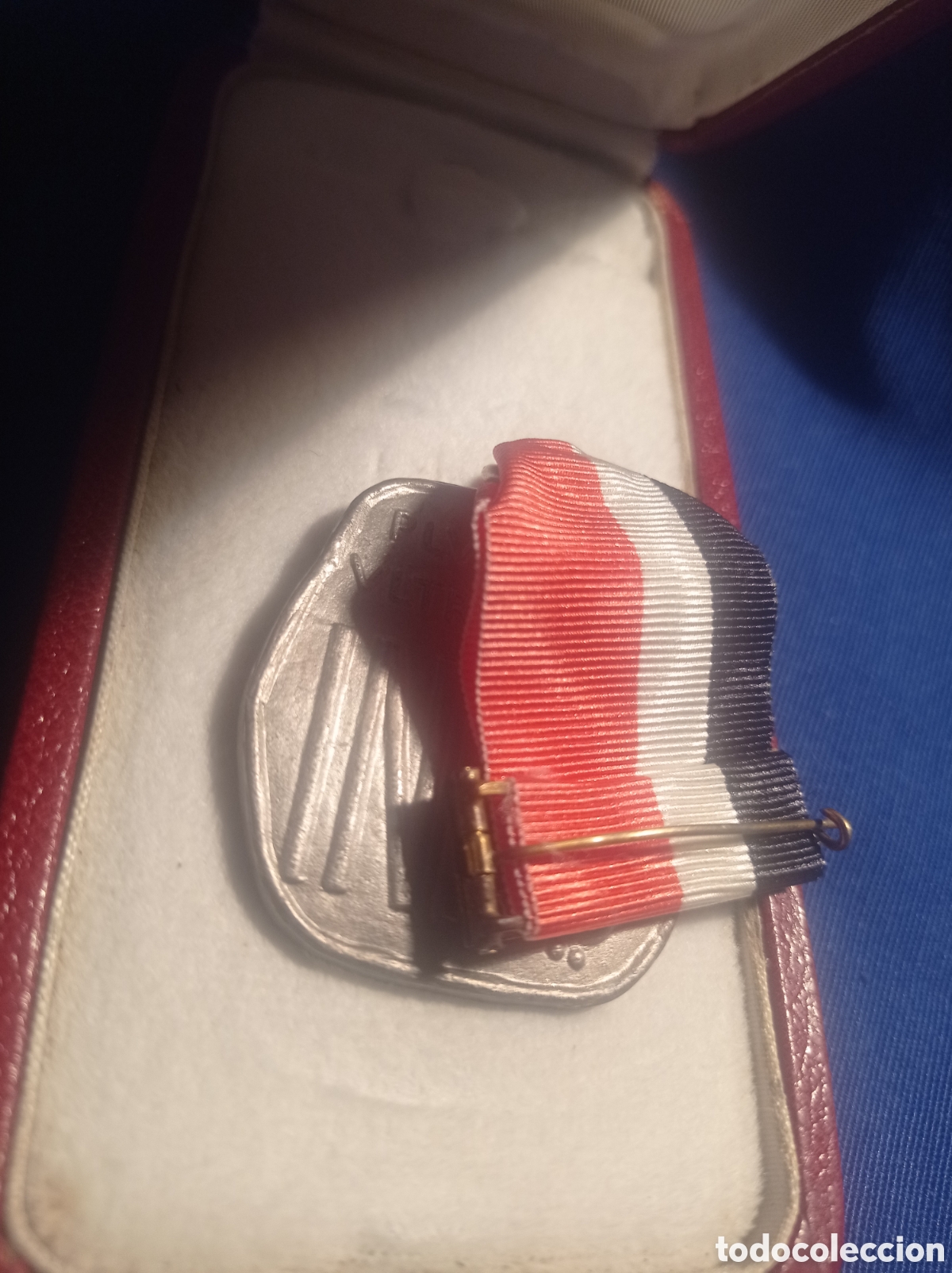 Medallas condecorativas: MEDALLA PLUS ULTRA VERSION PLATA - Foto 2