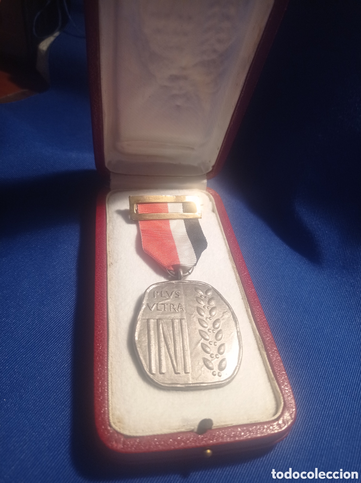 Medallas condecorativas: MEDALLA PLUS ULTRA VERSION PLATA