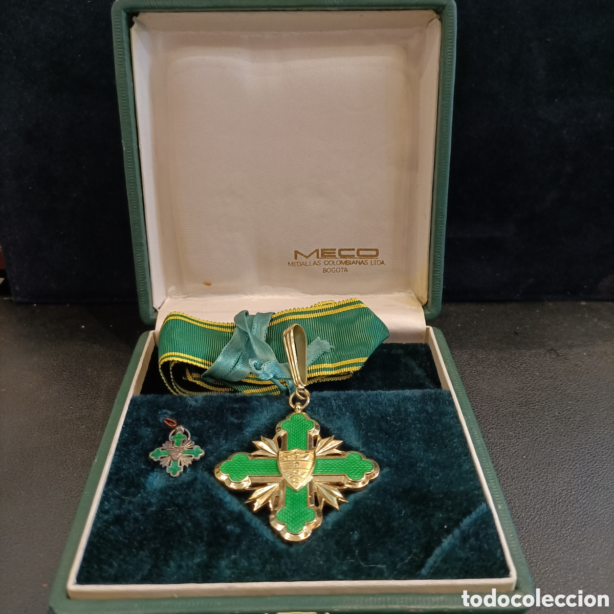 Medallas condecorativas: Orden de San Carlos, Rep&uacute;blica de Colombia, orden comendador.