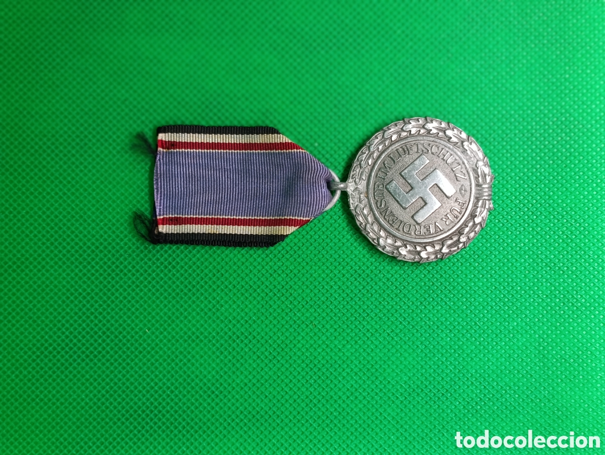 Medallas condecorativas: MEDALLA LUFTSCHUTZ-EHRENZEICHEN 2. STUFE 1938 &ndash; III REICH &ndash; CON CINTA