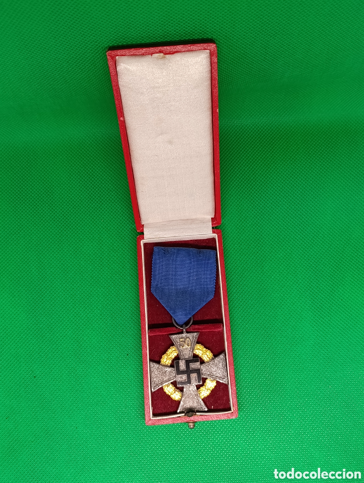 Medallas condecorativas: Cruz de Servicio Fiel 50 A&ntilde;os Grado Especial (Treudienst-Ehrenzeichen 50) en Estuche Original - III