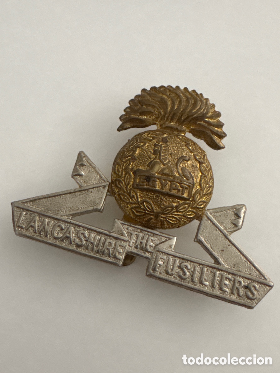 Medallas condecorativas: Emblema insignia de gorra militar (medalla Inglaterra escarapela British LANCASTERHIRE FUSILLERS )