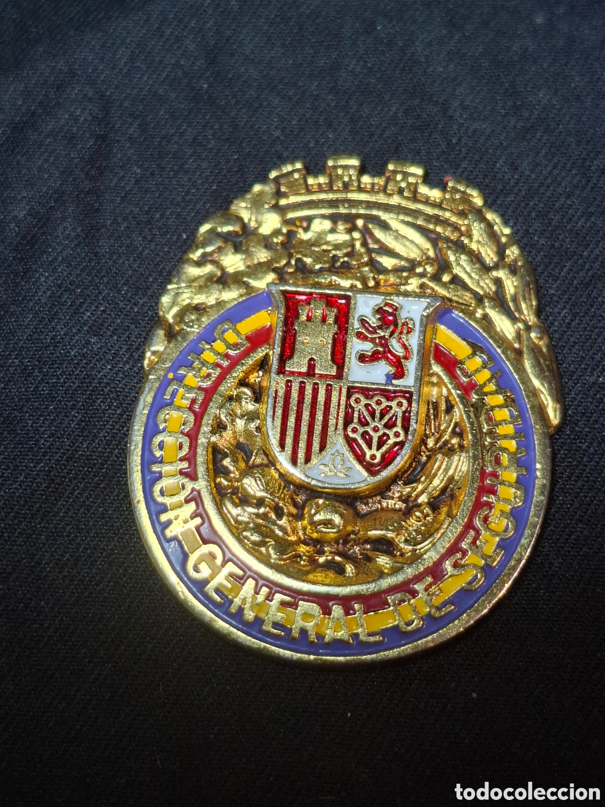 Medallas condecorativas: PLACA CUERPO VIGILANCIA E INVESTIGACI&Oacute;N 1931 / MTC2