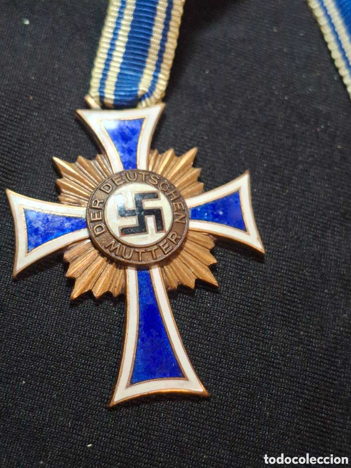 Medallas condecorativas: Original. Alemania Segunda guerra mundial. Cruz de la Madre - Mutterkreuz 1938. Versi&oacute;n bronce