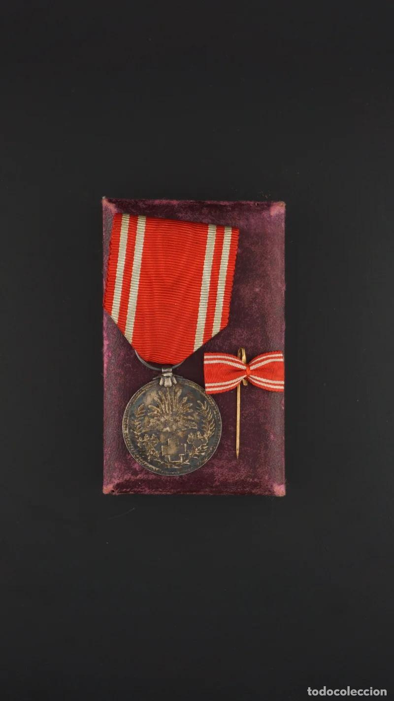 Medaglie condecorativas: Medalla Cruz Roja Japonesa AUT&Eacute;NTICA + CERTIFICADO