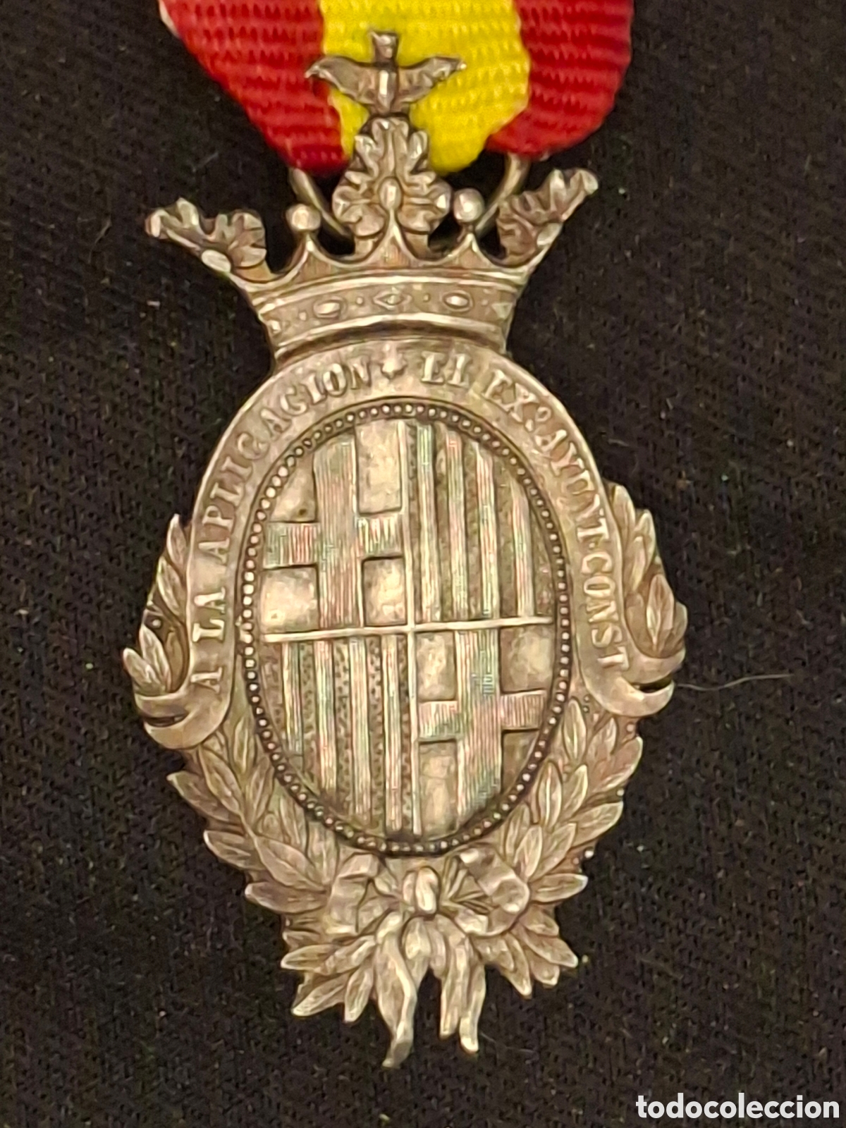 Medallas condecorativas: MEDALLA A LA APLICACI&Oacute;N DE EL EX. AYUNT. CONST. DE BARCELONA EN PLATA. MTC6