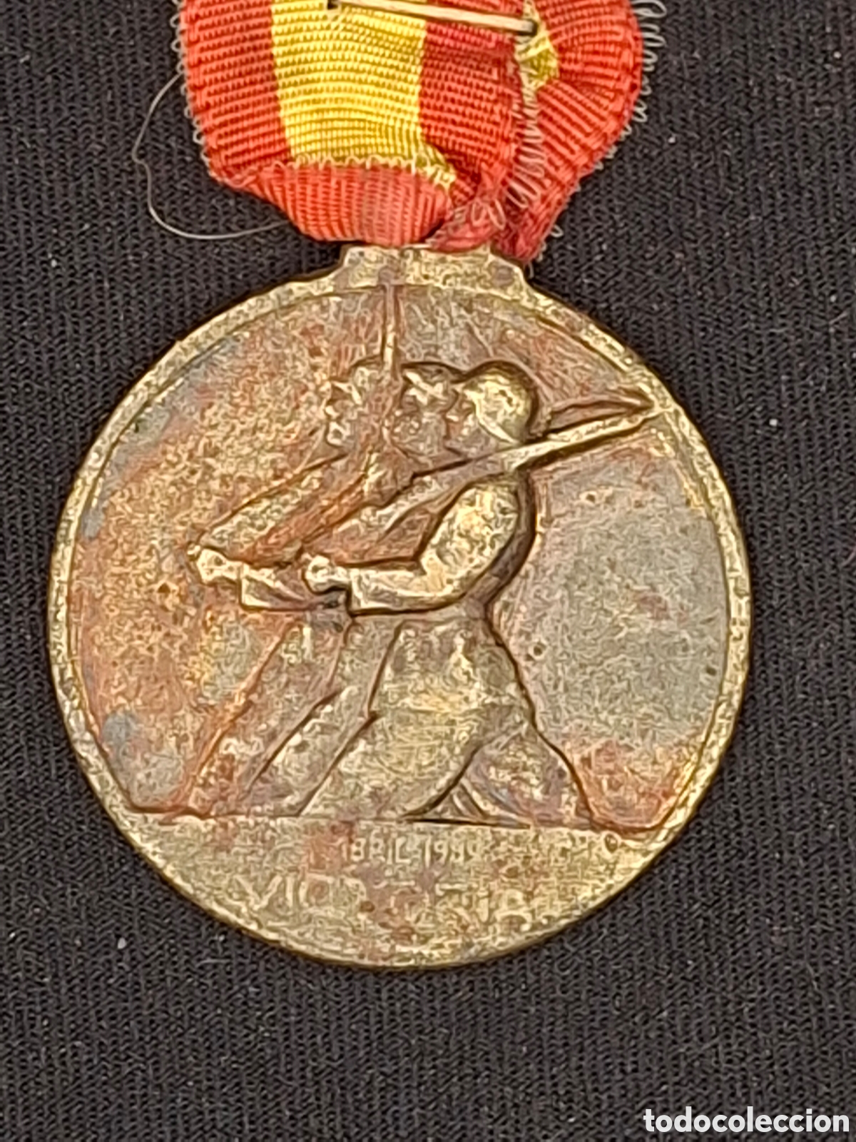 Medallas condecorativas: Medalla del Alzamiento y la Victoria (1936-1939).MCTC2