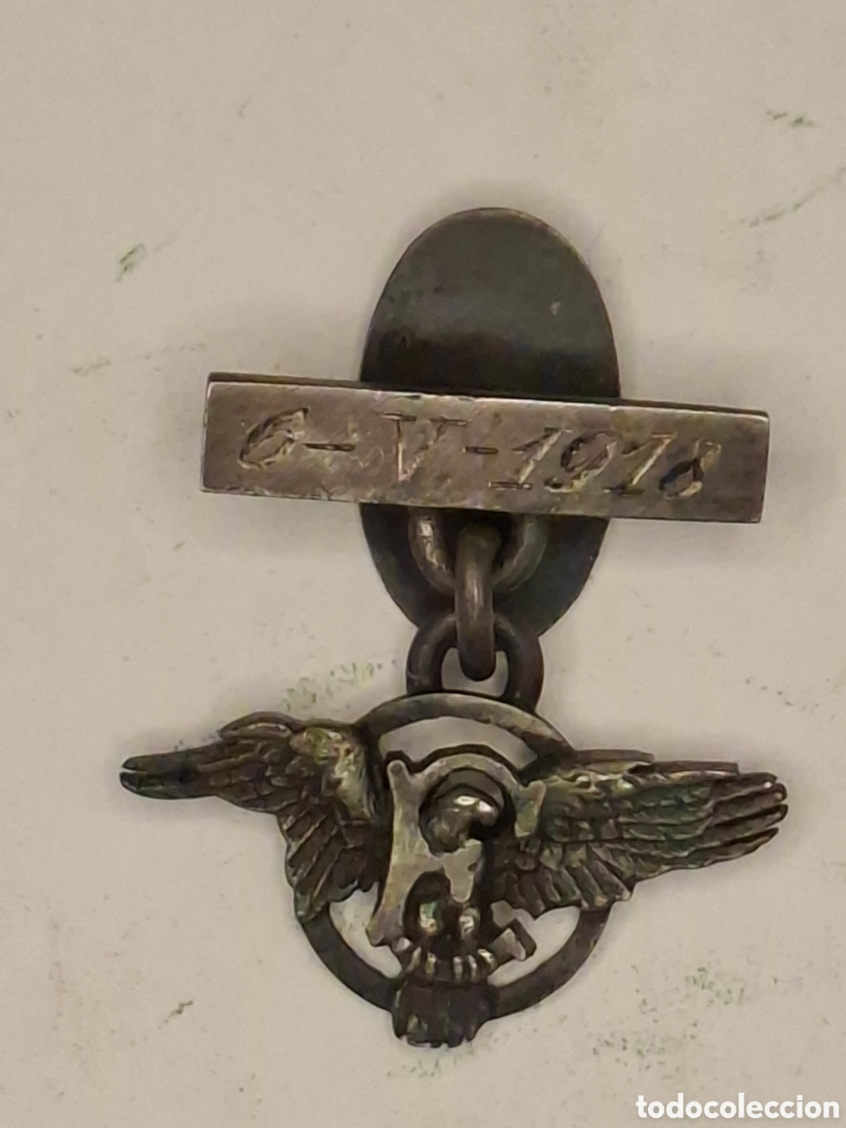 Medallas condecorativas: antigua insignia de solapa de Autom&oacute;viles Elizalde. MCTC2