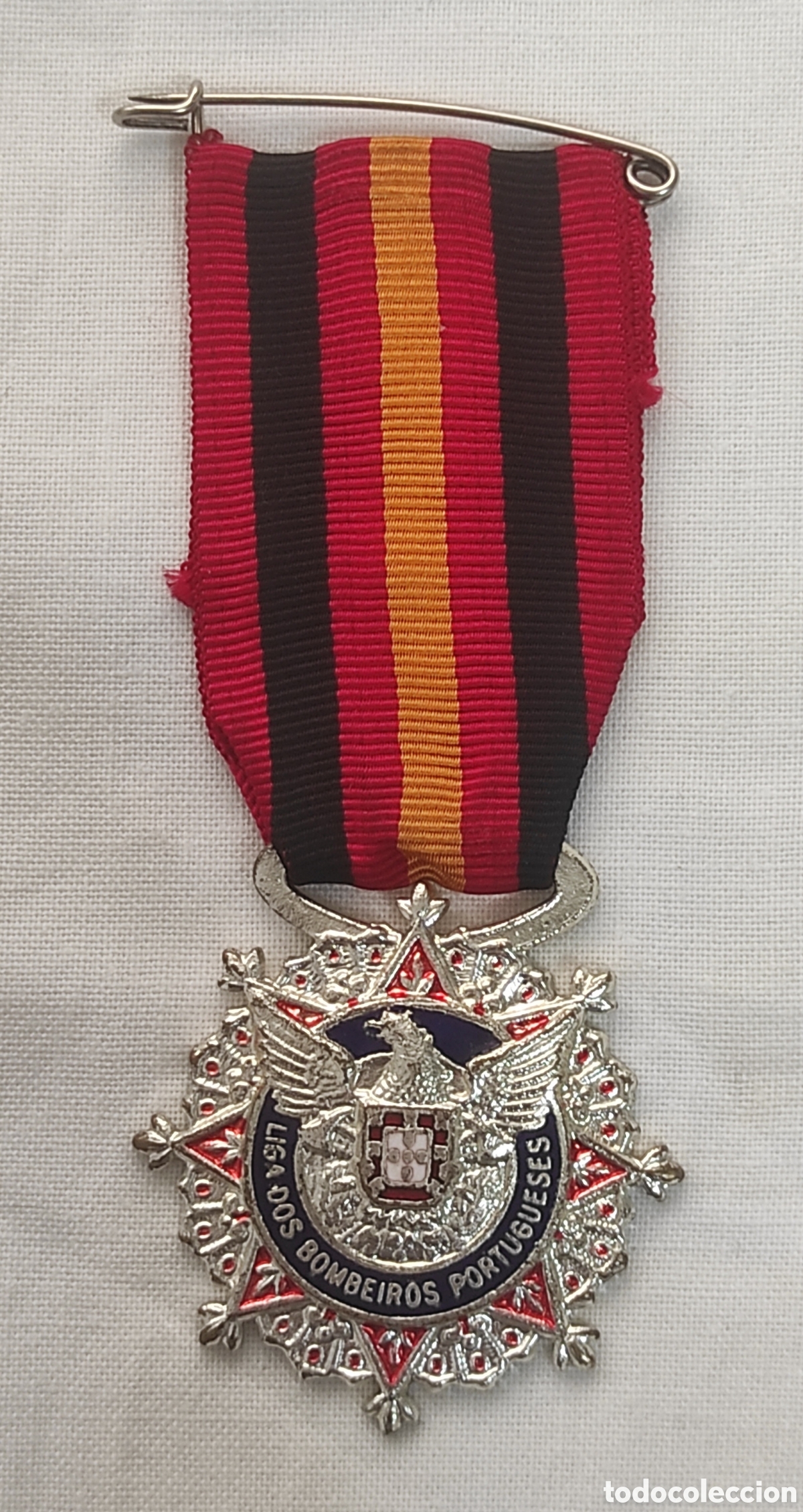 Medallas condecorativas: MEDALLA DE ASISTENCIA BOMBEROS PORTUGAL - EN PLATA - 10 A&Ntilde;OS DE SERVICIO EFECTIVO EN EL CUERPO