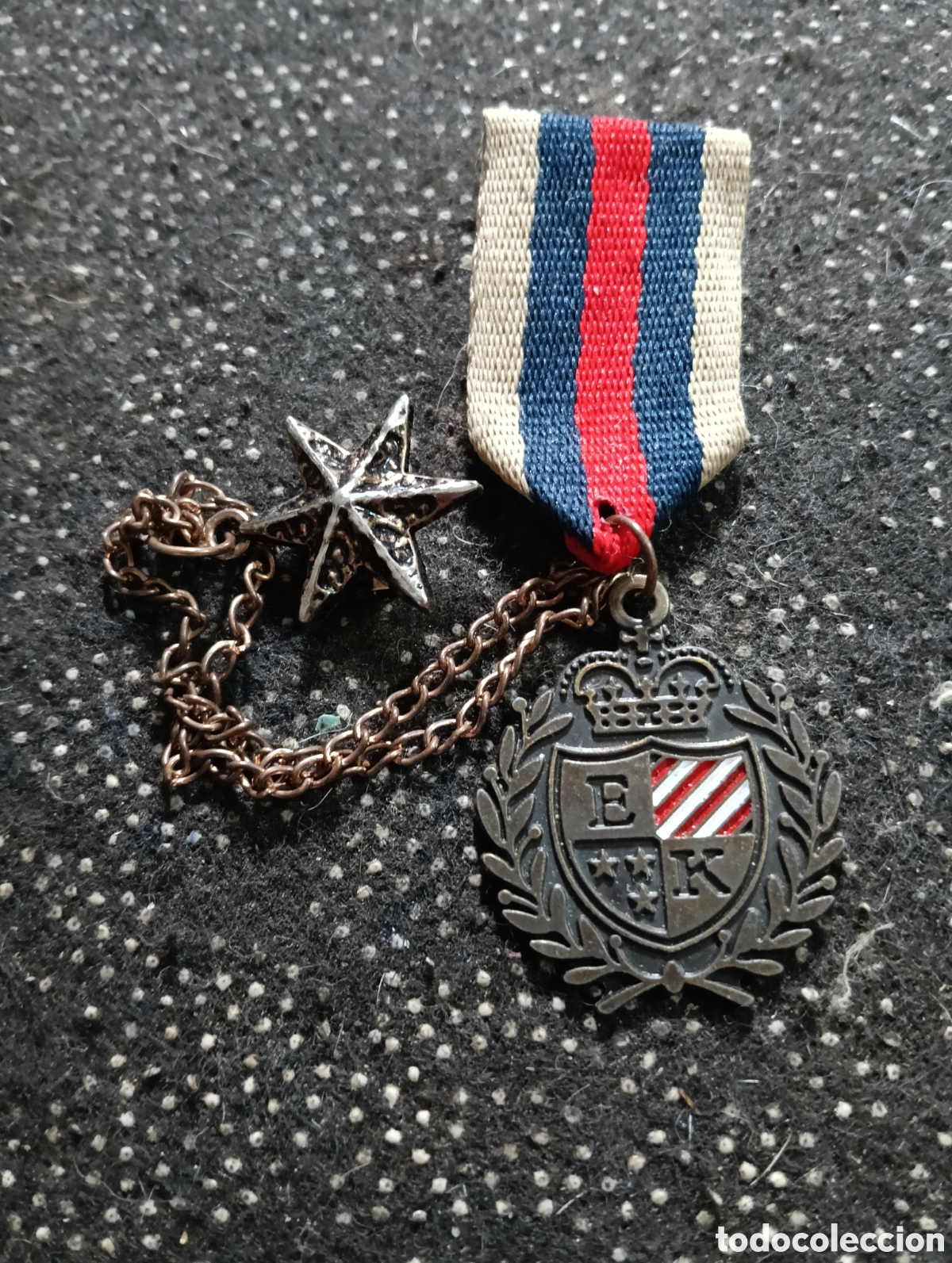 Medallas condecorativas: Medallas militares internacionales antiguas (creo que es una copia)